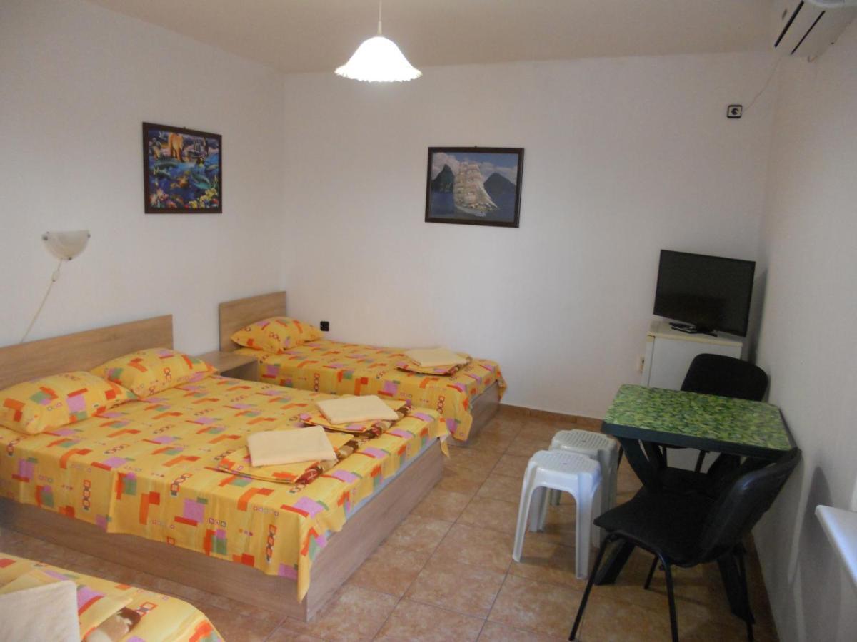 Agatopolis- подсигурено безплатно паркиране Hotel Ахтопол Екстериор снимка